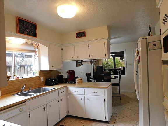 5th image of 4619 White Cloud Ln