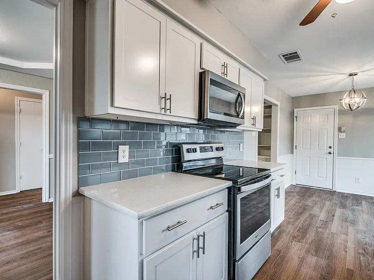 206 Barclay Ave — Photo 13