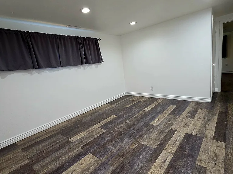 2631 W Sharron Dr — Photo 4