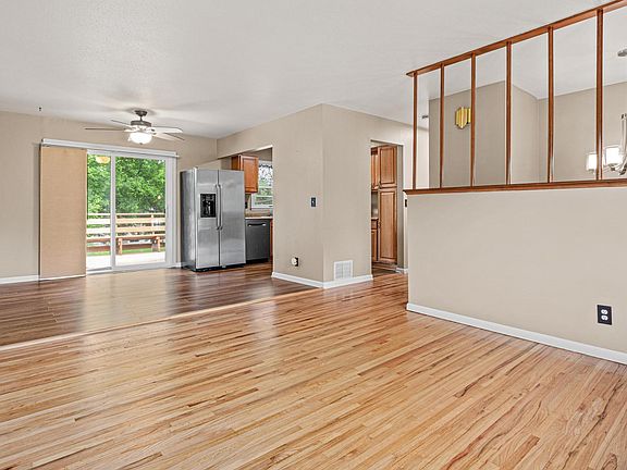4th image of 2533 103rd Ave NW