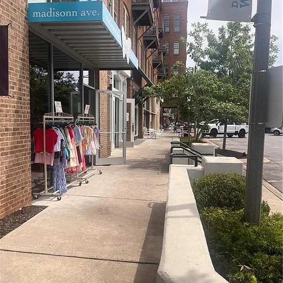 398 Lanier Cir — Photo 27