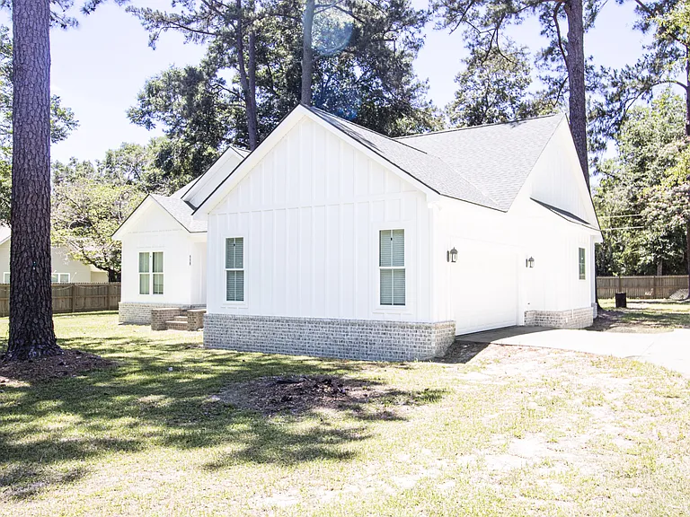 119 Spring Creek Rd — Photo 2