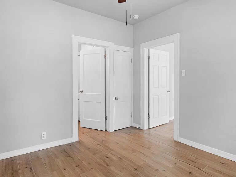 350 Barrett Pl — Photo 8