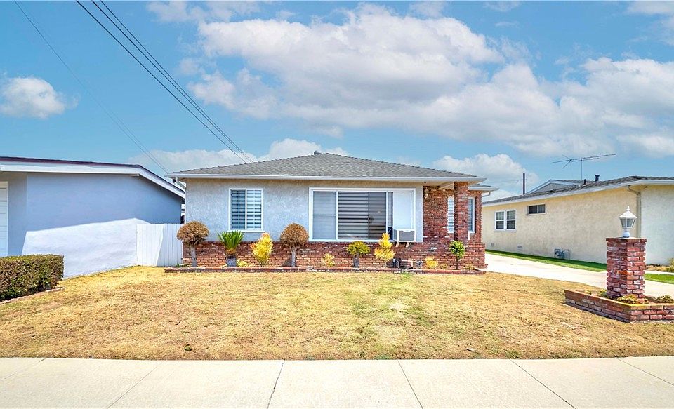1st image of 16008 S Saint Andrews Pl