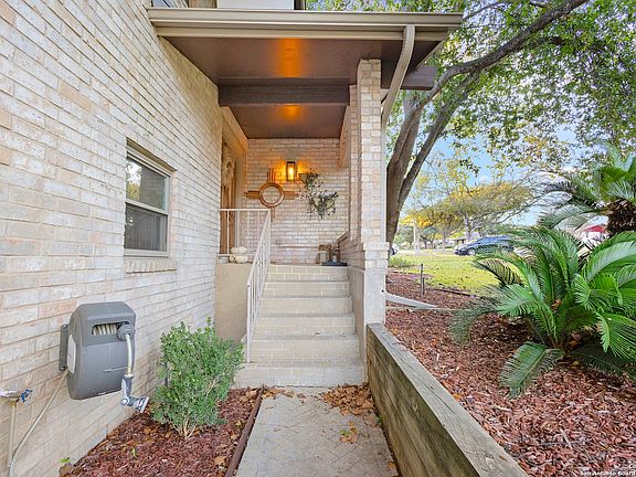 4th image of 1004 Antler Dr