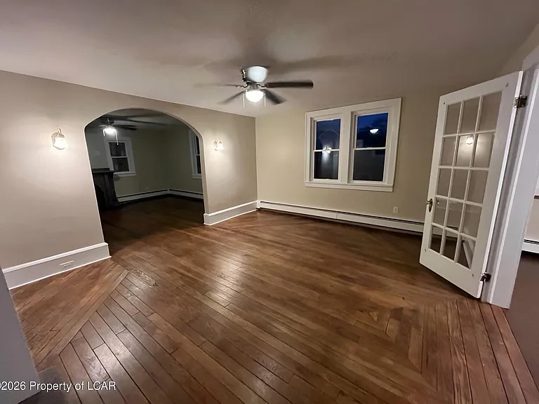 260 E Grove St — Photo 12