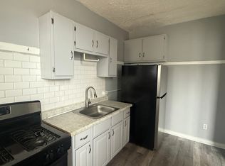 1637 E 72nd St FLOOR 2, Chicago, IL 60649