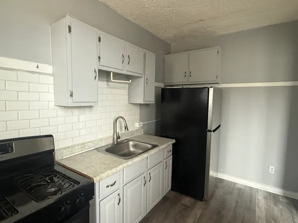 1637 E 72nd St Floor 2, Chicago, IL 60649