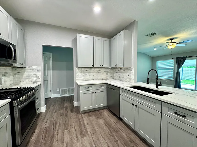 1212 Leah Ln — Photo 6