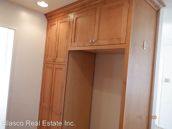 4th image of 443 Silverdale Dr