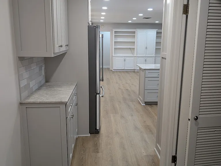 223 Stephanie Ave — Photo 3