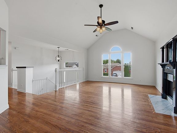 2nd image of 8060 Settlers Way