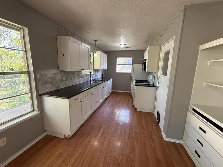 1204 S 7th St — Photo 12