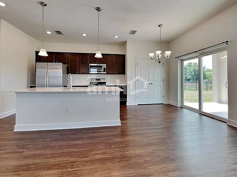 1045 Walden Pond Dr — Photo 5