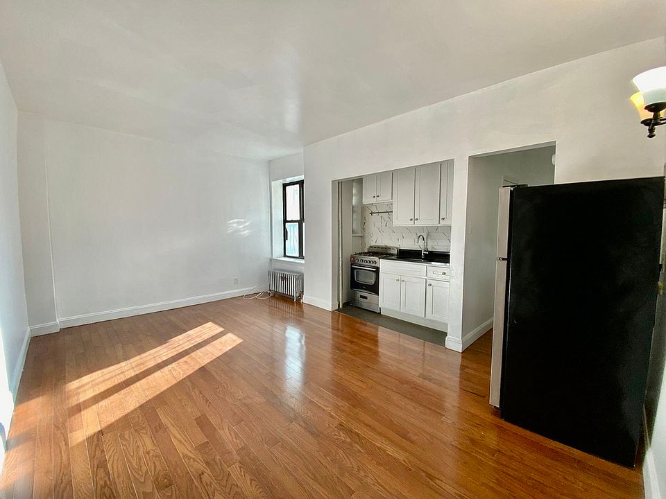 1st image of 301 Sterling St #1