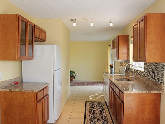 Home For Sale In Port Saint Lucie