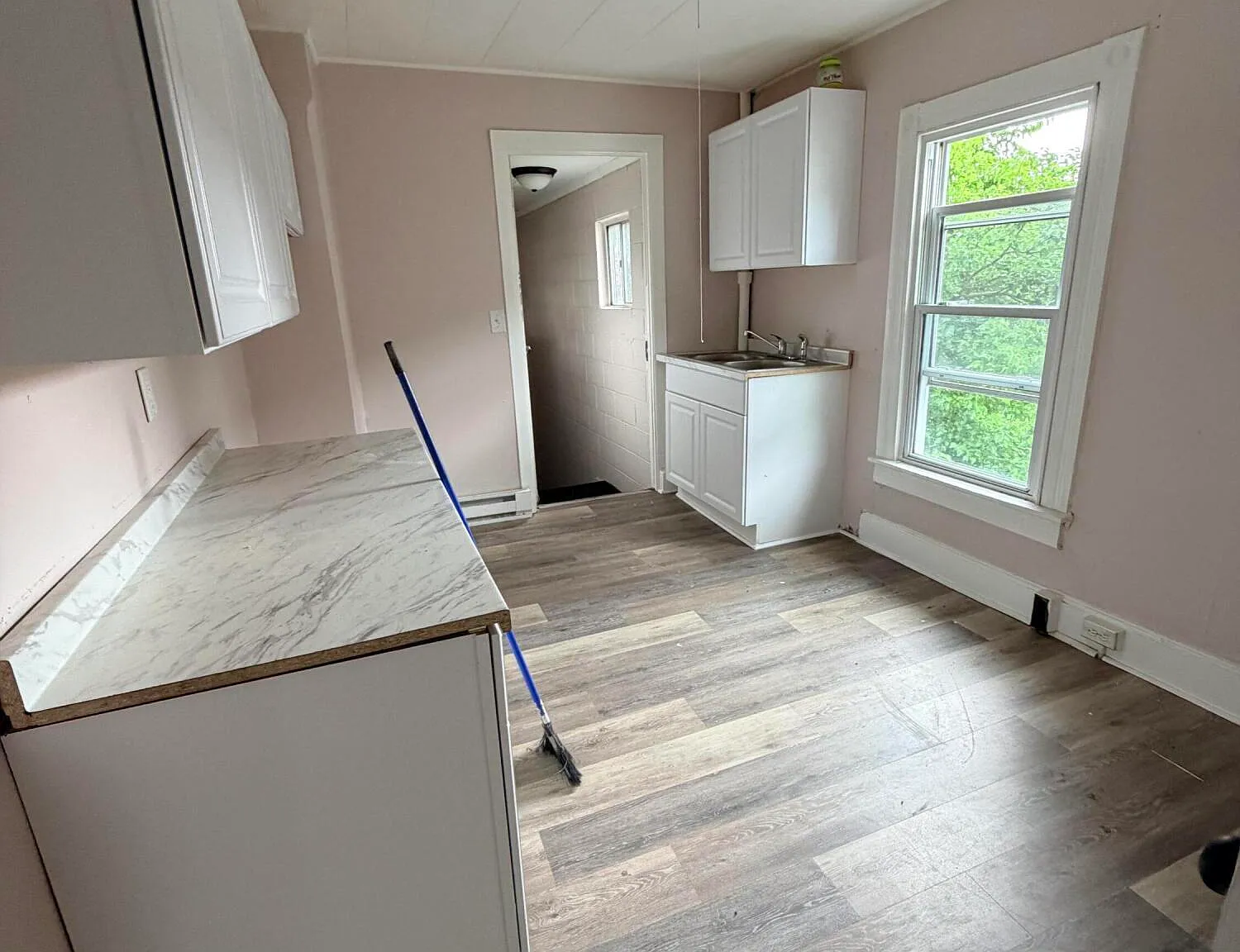 2 bed, 1.0 bath, 800 sqft, $1,150 — Photo 3