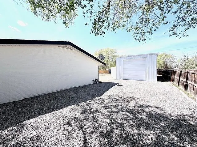 239 Nancy St — Photo 44