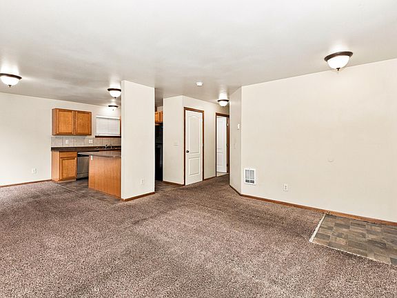 3rd image of 3233 Racine St