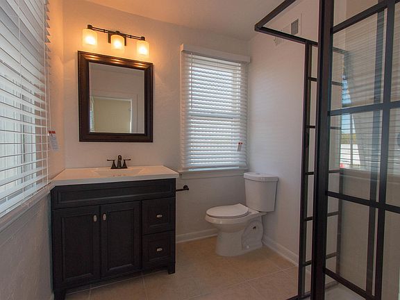 5th image of 818 N Dixie Hwy APT 5