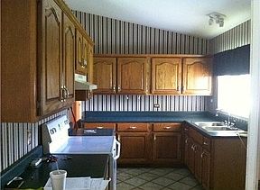 4th image of 802 Henderson Ave