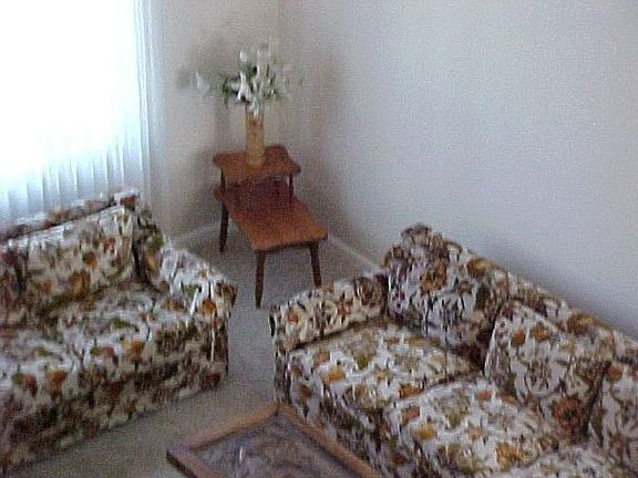 Sep living/family Rooms