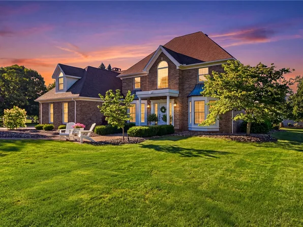 967 Lexington Dr, Hermitage, PA 16148