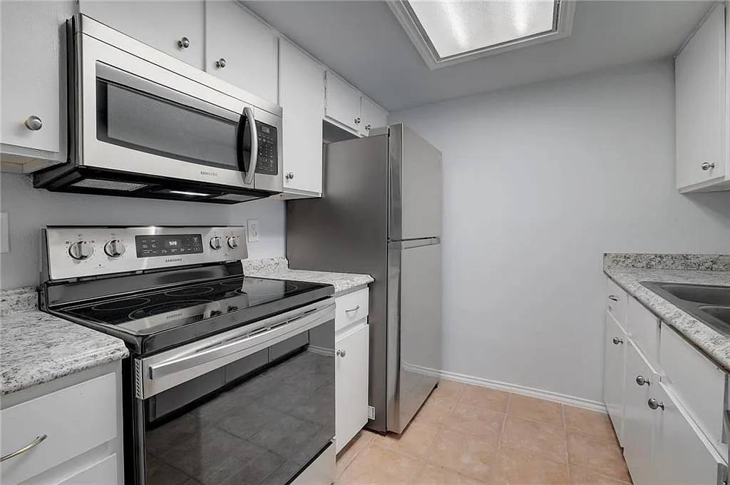 2738350_1_04222026 - 2401 Leon St #201