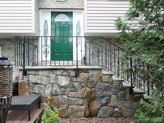 4th image of 236 Keeler Ave