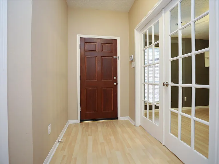 22815 Red River Dr — Photo 2