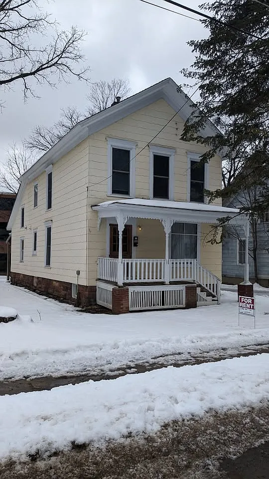 5 bed, 1707 sqft, $620 — Photo 1