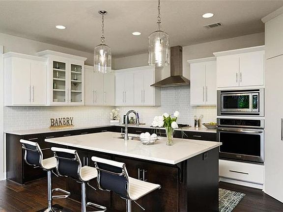 4th image of 9740 Promenade Dr