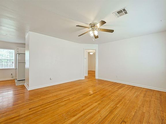 4th image of 3905 NW 25th St