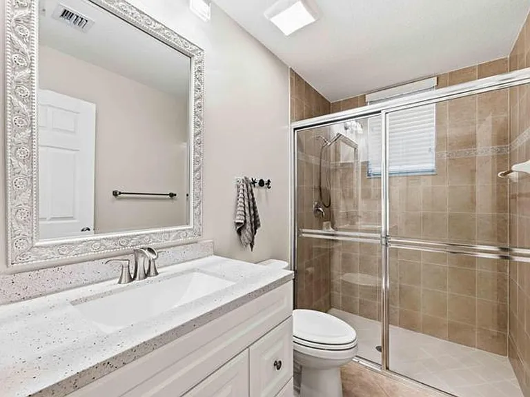 11850 Valencia Gardens Ave — Photo 18