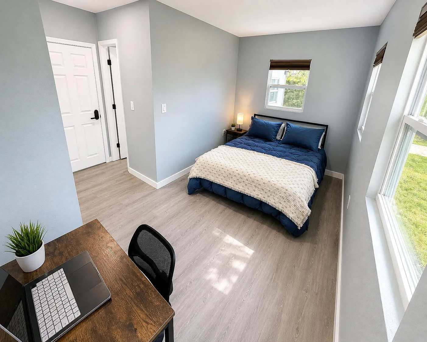 4 bed, 2.0 bath, 1328 sqft, $1,274 — Photo 1