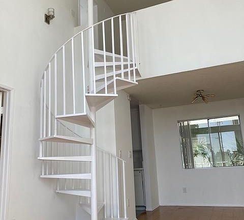 4th image of 4470 S Centinela Ave #U9