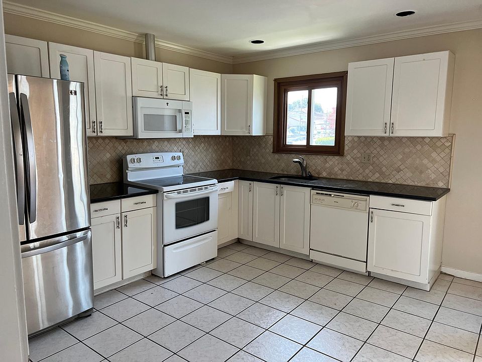 1st image of 115 Lockwood Ave #1