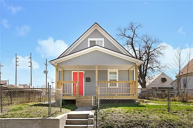 1st image of 833 Scott Ave