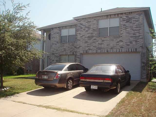 1st image of 2611 Glen Field Dr