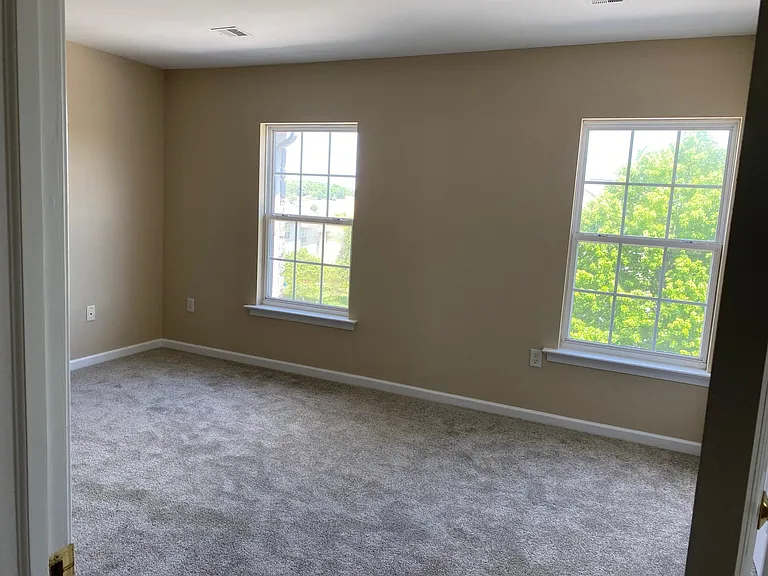 2728 Hunters Crest Dr — Photo 17
