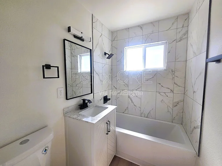 4324 N 14th St #3 — Photo 4