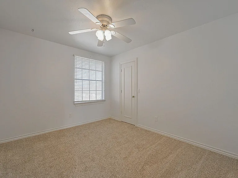 3929 Devon Dr — Photo 33