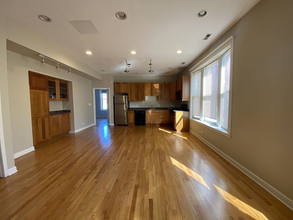 1st image of 3552-54 N Southport Ave #3554-2