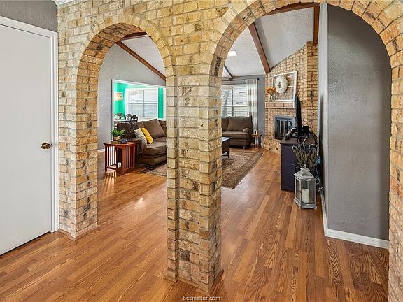 5th image of 2804 Celinda Cir