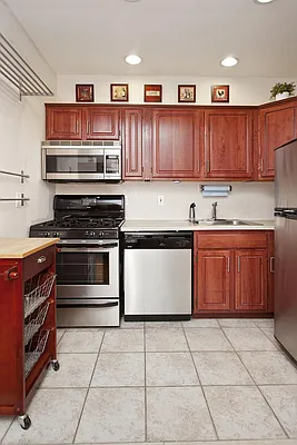 Rented by Raz Realty | media 11