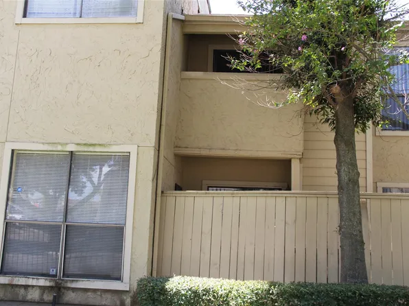 9303 Pagewood Ln, Houston, TX 77063