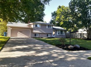 35935 Laurel Cir, North Ridgeville, OH 44039