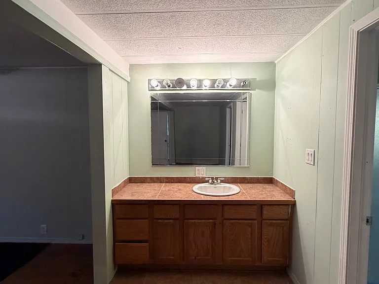 146 Addison Ave W #50 — Photo 5
