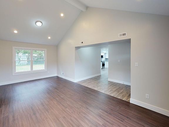 5th image of 1545 Laguna Ln