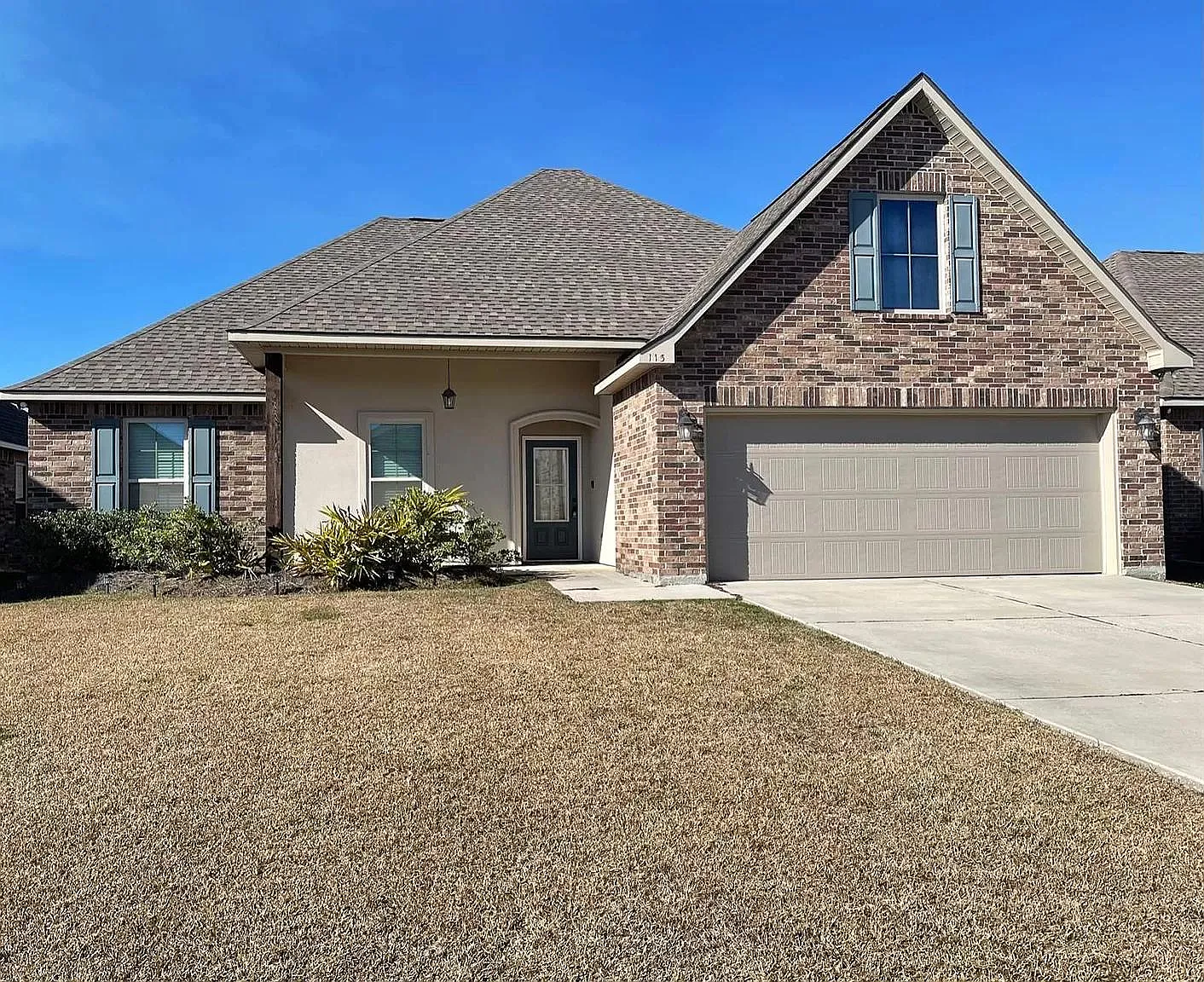 4 bed, 1961 sqft, $1,900 — Photo 1